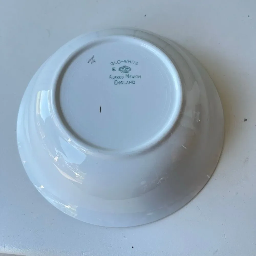 VTG Alfred Meakin Glo-White Mid Century Leaf Bowl 8.5” Silver Rim Atomic MCM